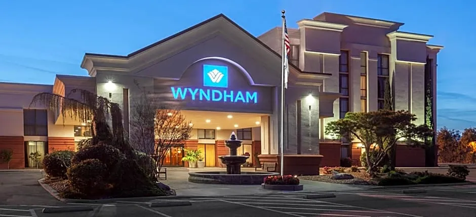 Wyndham Visalia