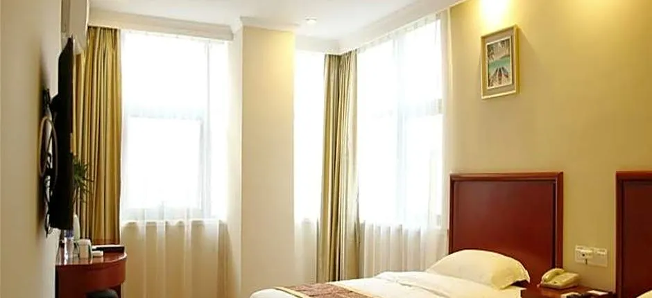 GreenTree Inn Express Qingtongxia People Hospital Huanghe Building