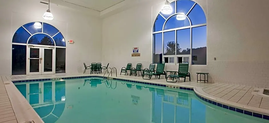 Country Inn & Suites by Radisson, Somerset, KY