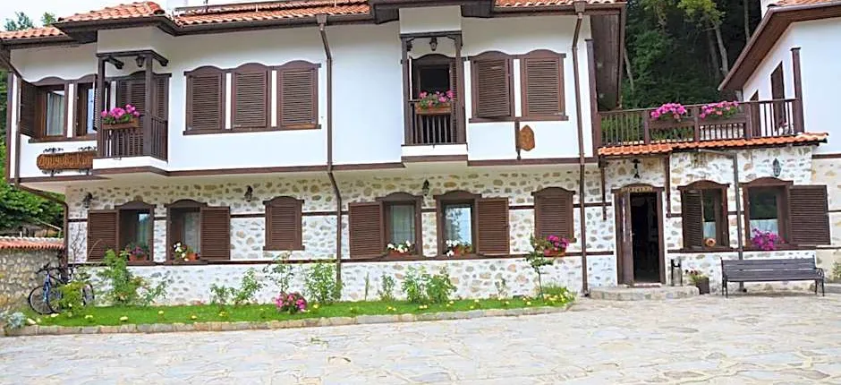 Family Hotel Dinchova kushta