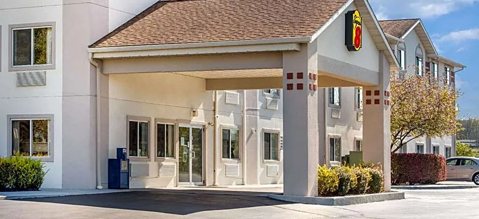 Super 8 by Wyndham West Middlesex/Sharon Area