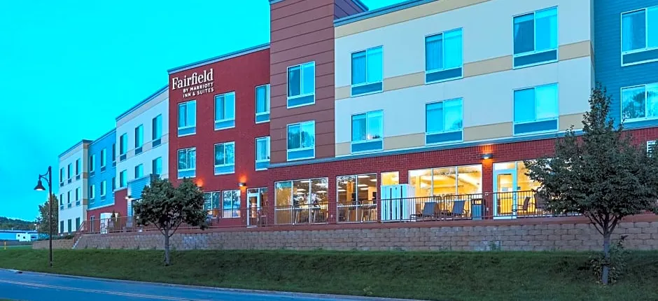 Fairfield Inn & Suites by Marriott Marquette