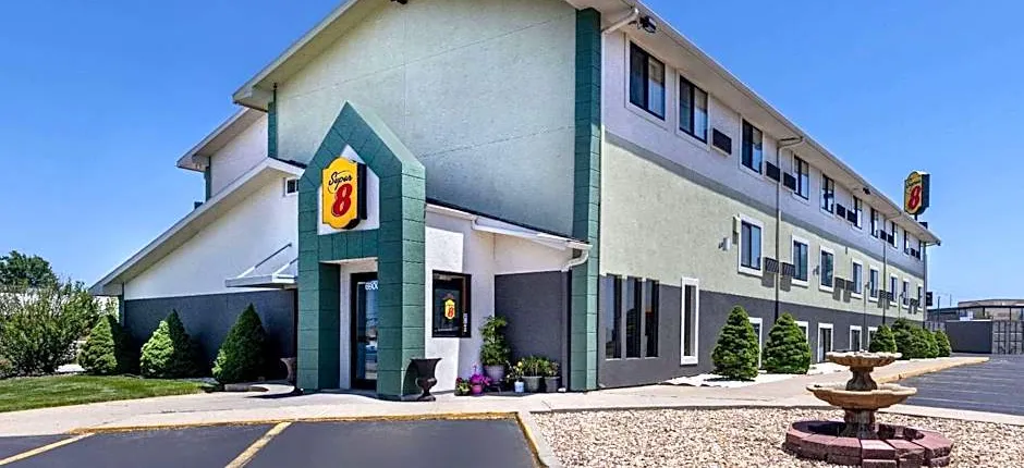 Super 8 by Wyndham Kansas City at Barry Road/Airport