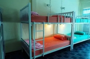 Empo Hostel at 30 Onnut