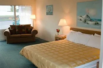 K Royale Lakefront Inn