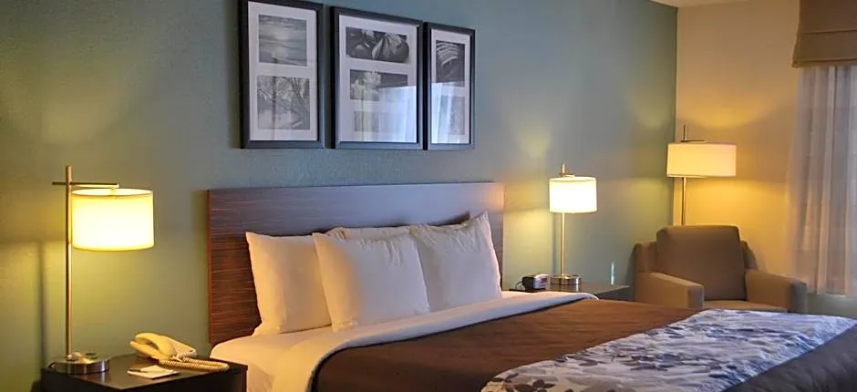 Sleep Inn & Suites