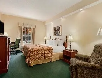 Baymont Inn and Suites Lakeland