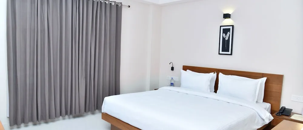 Navaratna Inn A Luxury Hotel