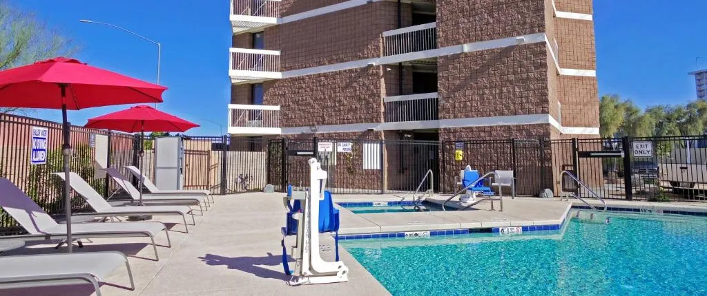 Holiday Inn Express & Suites Phoenix - Tempe, an IHG Hotel