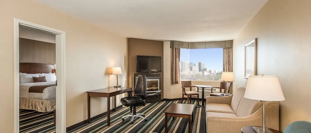 BEST WESTERN PLUS Winnipeg Airport Hotel