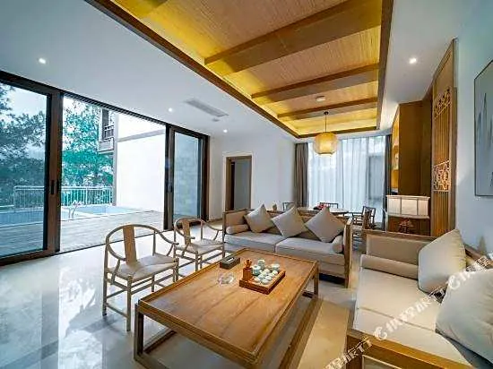 Shiqian Fodingshan Hot Spring Town Yutangsheng Hot Spring Resort Hotel