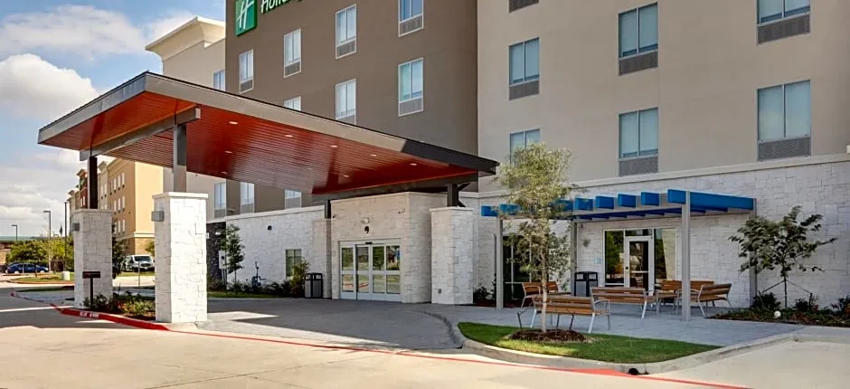 Holiday Inn Express & Suites - Plano - The Colony