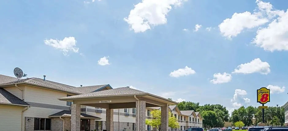 Super 8 by Wyndham Brookings
