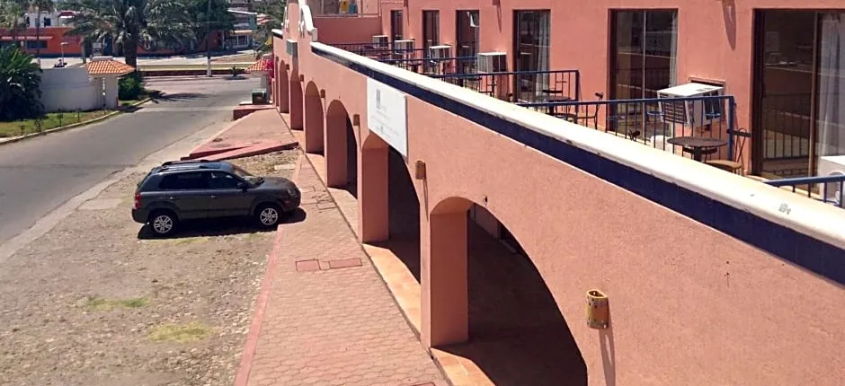 Los Jitos Hotel & Suites