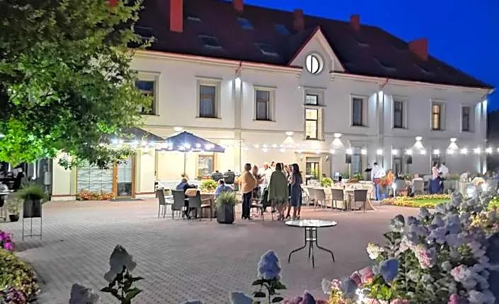 Central Hotel Radviliškis