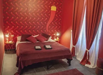 LH 51 Neapolitan Rooms, Naples