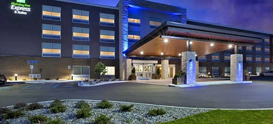 Holiday Inn Express & Suites Grand Rapids - Airport North By IHG