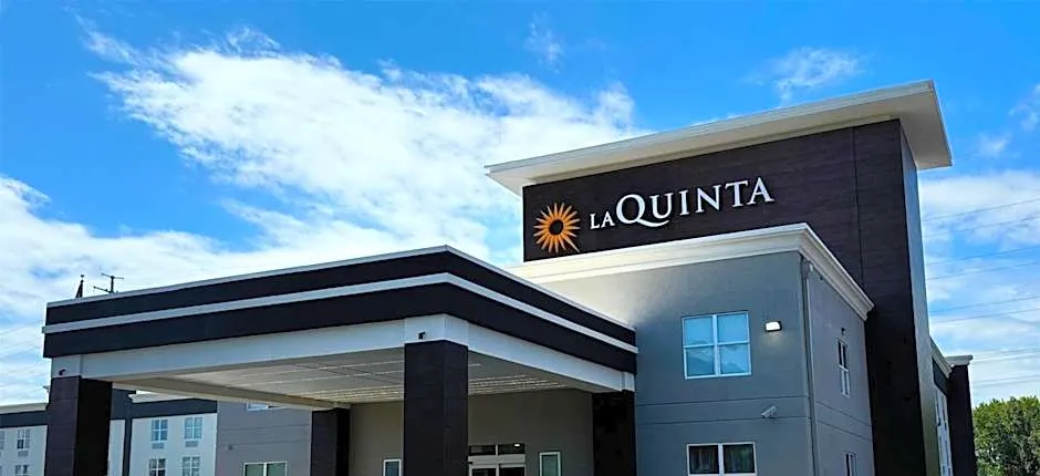 La Quinta Inn & Suites by Wyndham Lexington Park