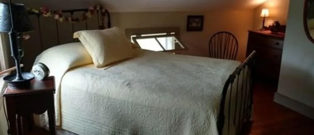 Homestretch Bed & Breakfast