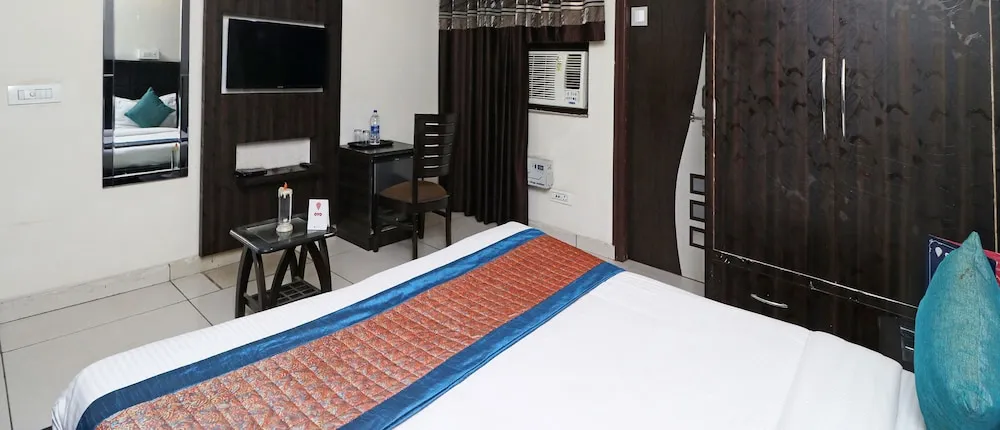 OYO 5258 MR Residency