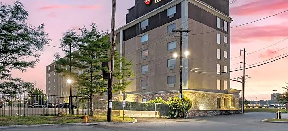 Best Western Plus Newark Airport West