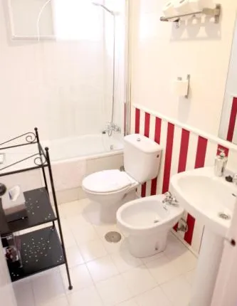 Apartamentos Pilatos King's Inn