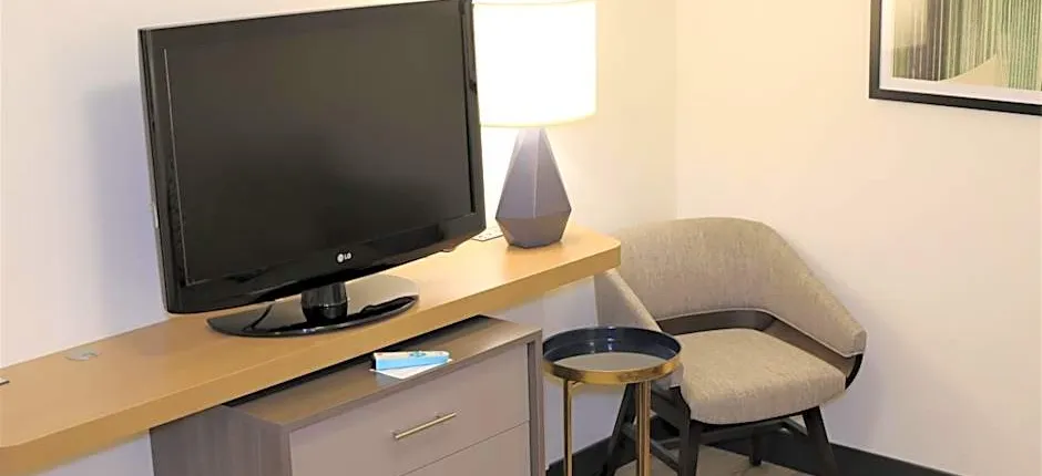Holiday Inn & Suites St. Cloud By IHG