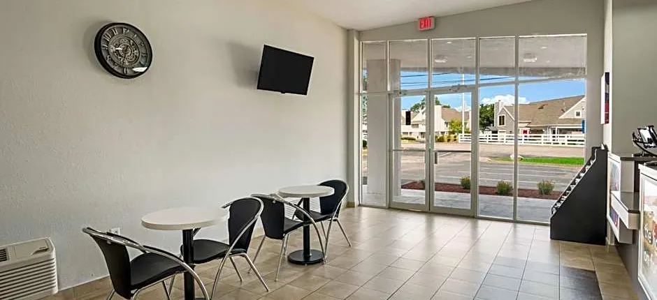 Motel 6-Lexington, KY - Airport