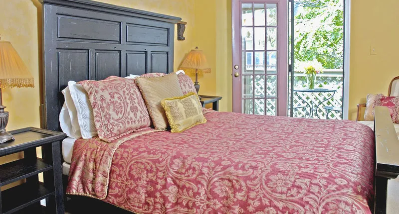 Celies Waterfront Inn