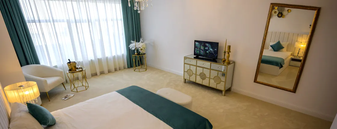 Queen Vera Hotel