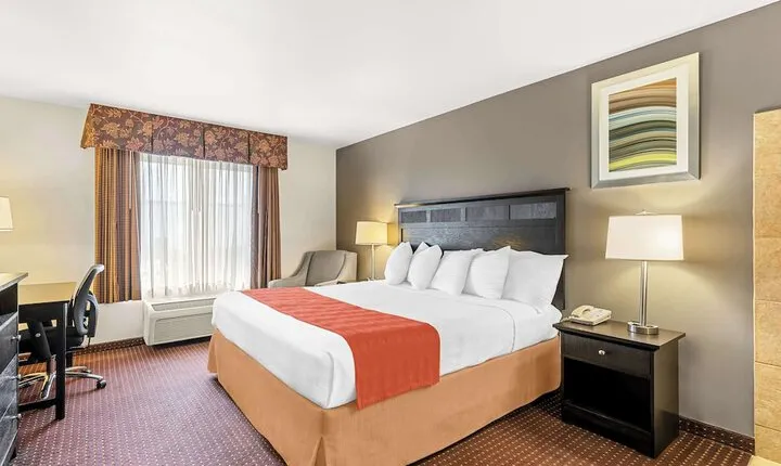 Best Western Legacy Inn & Suites Beloit / South Beloit