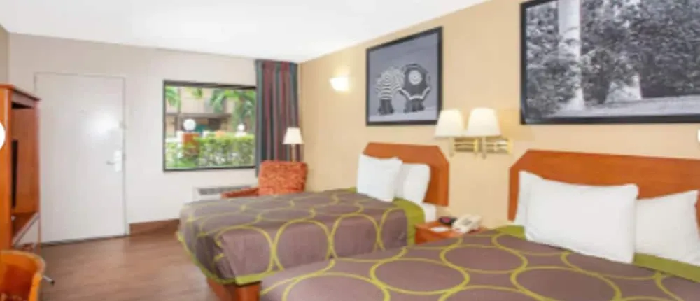Super 8 by Wyndham North Palm Beach