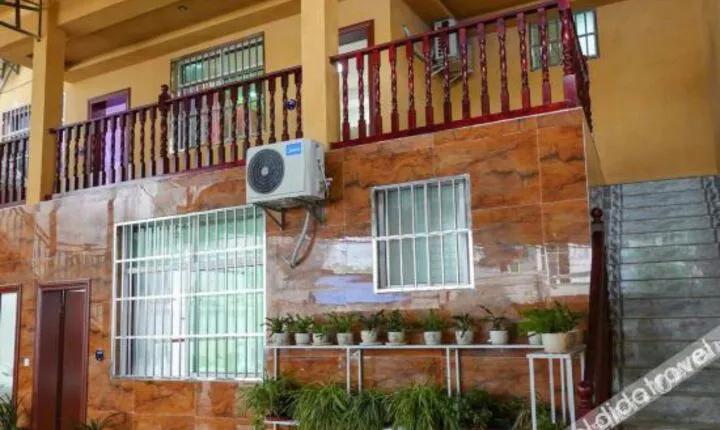 Huaping Xinhao Business Hotel