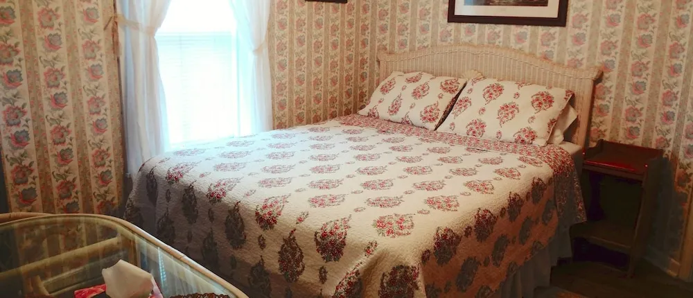 The Henry Collins Inn