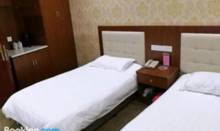 Gloria Plaza Hotel Hangtou