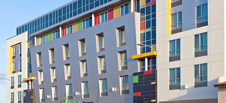 Holiday Inn Express North Hollywood Burbank Area