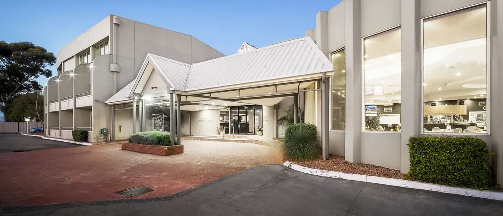 Ciloms Airport Lodge