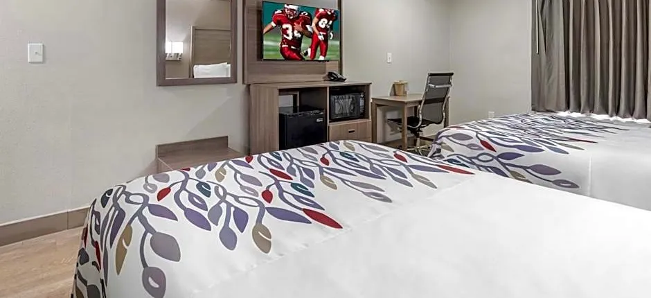 Red Roof Inn & Suites Newport News