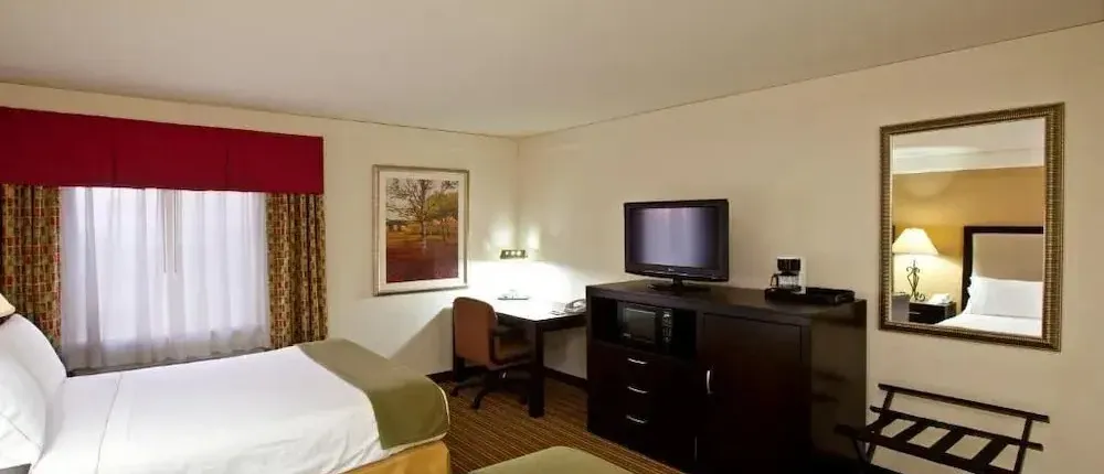 Baymont Inn & Suites Litchfield