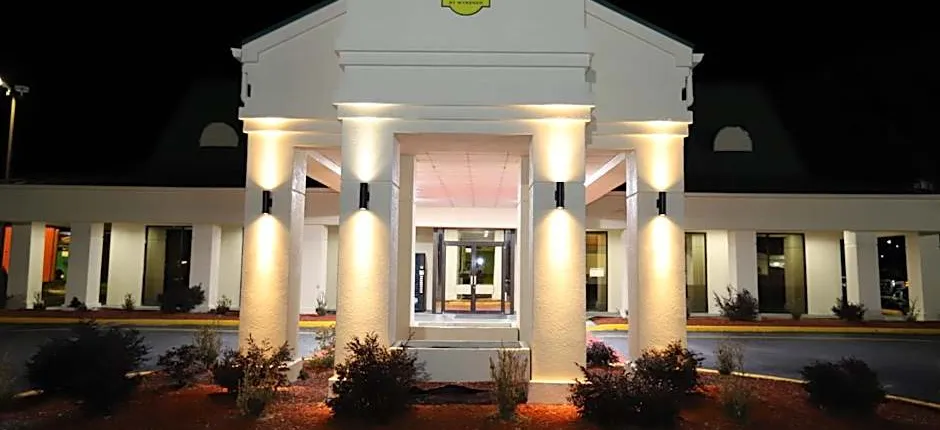 Super 8 by Wyndham Florence SC I-95 North / Hwy 76