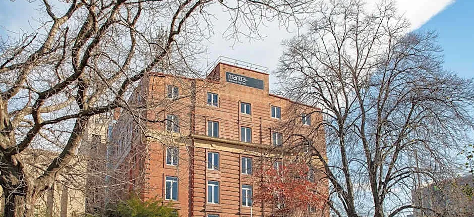 Mantra One Sandy Bay Road