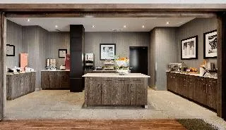 Hampton Inn & Suites by Hilton Quebec City /Saint-Romuald