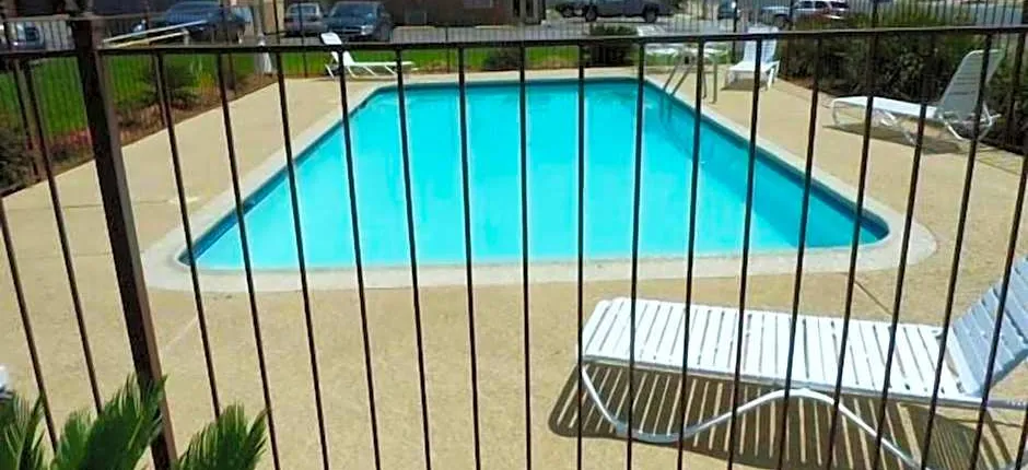 Xecutive Inn and Suites