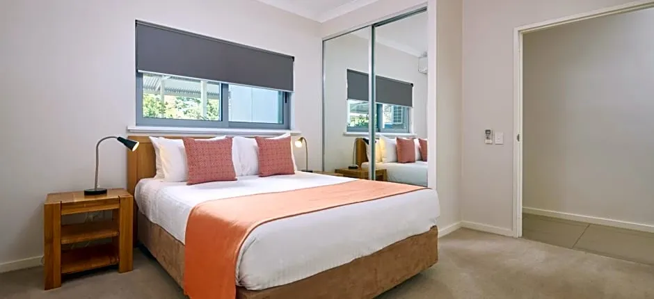 Airport Apartments by Vetroblu