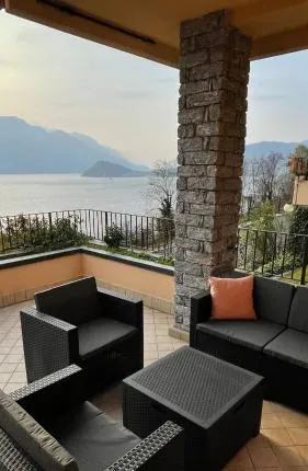Few steps to the heart of Menaggio, swimming pool, breathtaking view