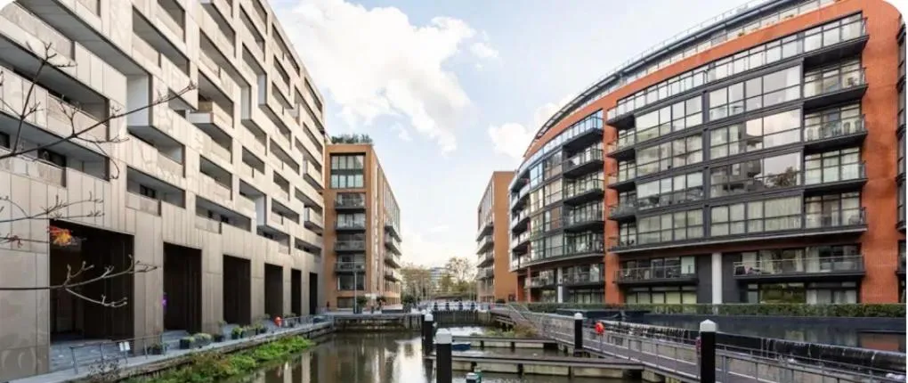 Belgravia Waterside Apartment