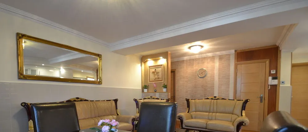 Hyde Park Suites - Apartments