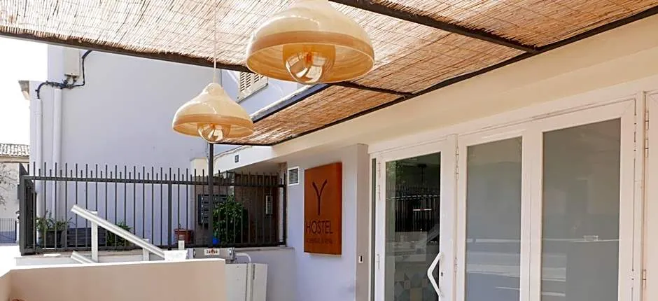 Y Hostel - Albergue Juvenil