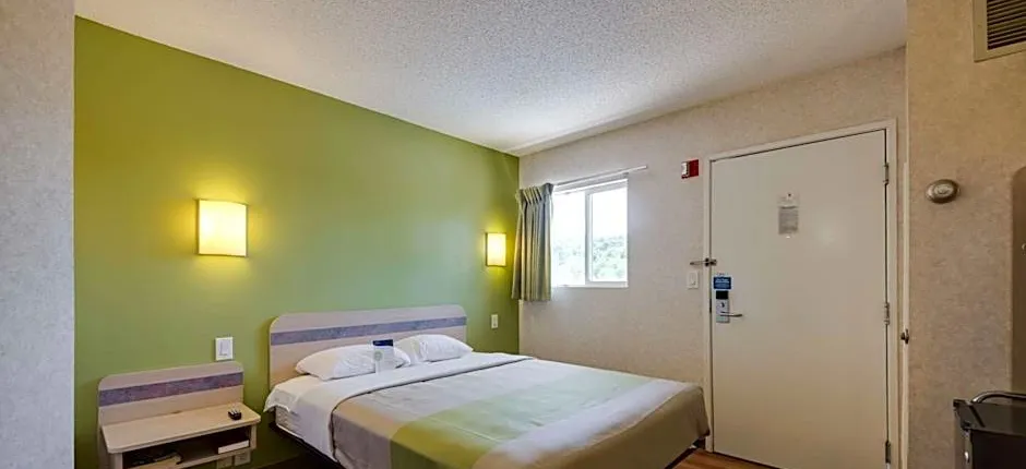 Motel 6-Statesville, NC