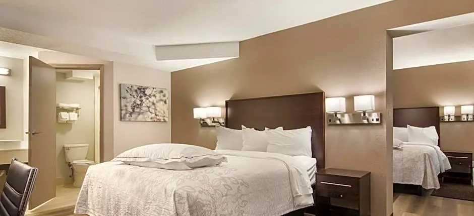 Red Roof Inn PLUS & Suites Erie